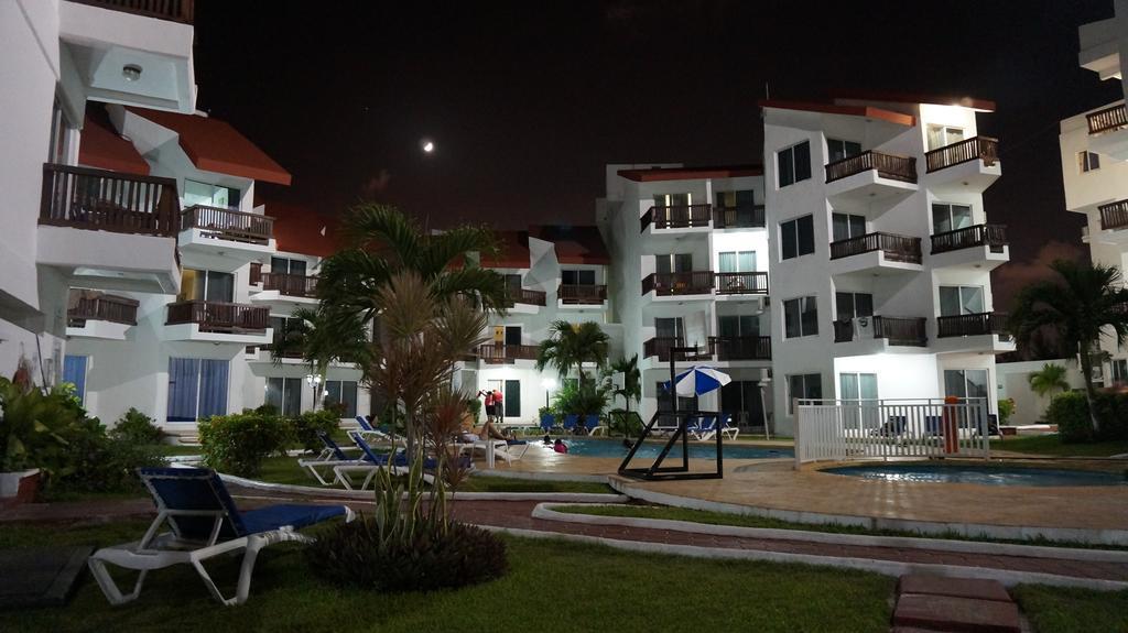 Las Perlas Condos Cancún Extérieur photo