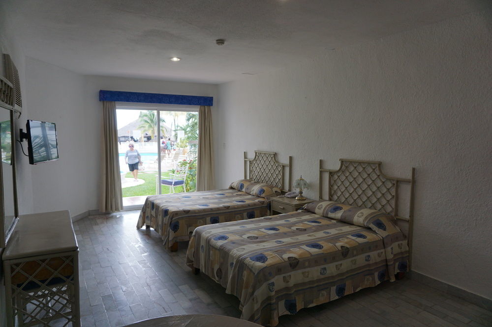 Las Perlas Condos Cancún Extérieur photo